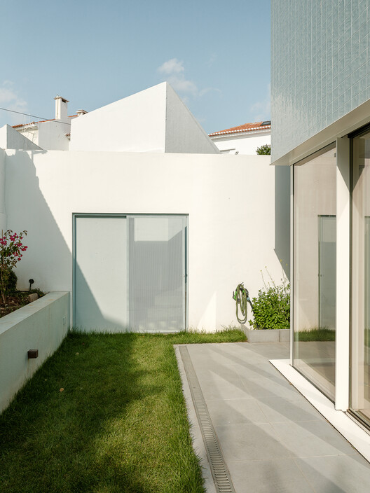 House in Belém / Filipe Borges de Macedo House in Belém / Filipe Borges de Macedo - Exterior Photography, Concrete