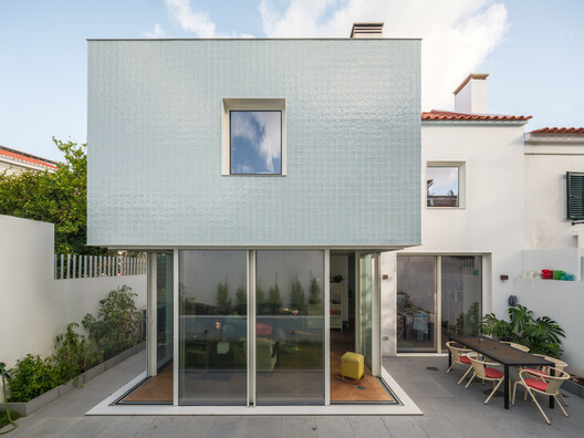 House in Belém / Filipe Borges de Macedo House in Belém / Filipe Borges de Macedo - Exterior Photography, Balcony