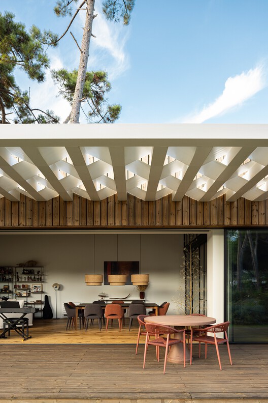 Colares Sintra House / Sabrab Colares Sintra House / Sabrab - Interior Photography, Dining room, Wood, Chair, Beam, Patio
