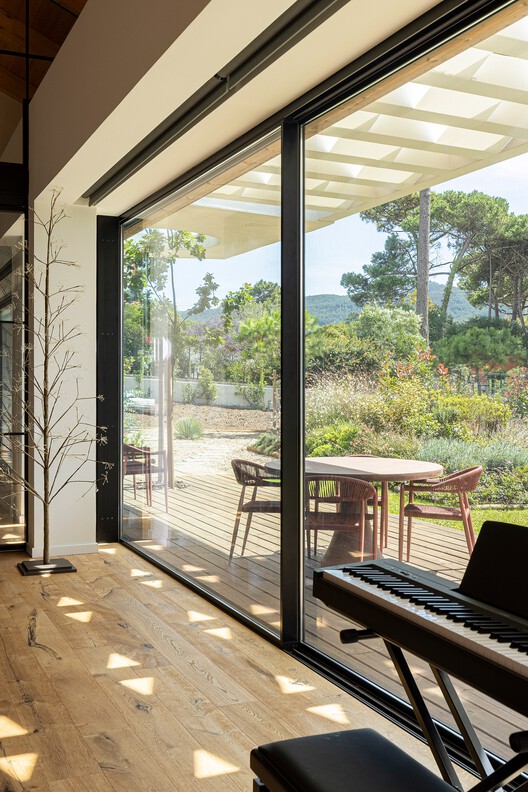 Colares Sintra House / Sabrab Colares Sintra House / Sabrab - Interior Photography, Wood, Chair