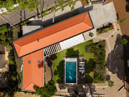 Colares Sintra House / Sabrab Colares Sintra House / Sabrab - Exterior Photography, Courtyard