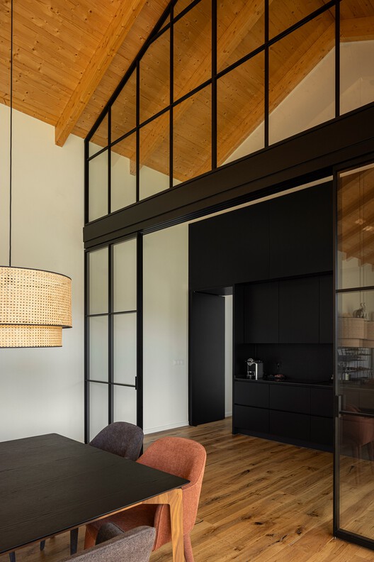 Colares Sintra House / Sabrab Colares Sintra House / Sabrab - Interior Photography, Kitchen, Wood, Lighting, Glass, Chair