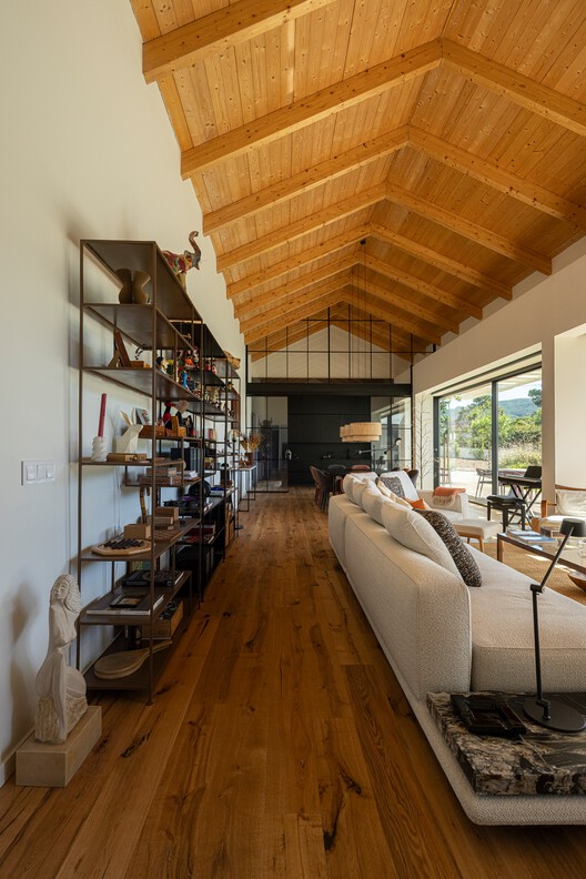 Colares Sintra House / Sabrab Colares Sintra House / Sabrab - Interior Photography, Living Room, Wood, Beam, Chair