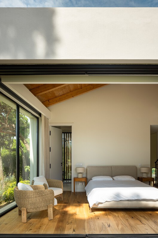 Colares Sintra House / Sabrab Colares Sintra House / Sabrab - Interior Photography, Bedroom, Wood, Bed, Chair