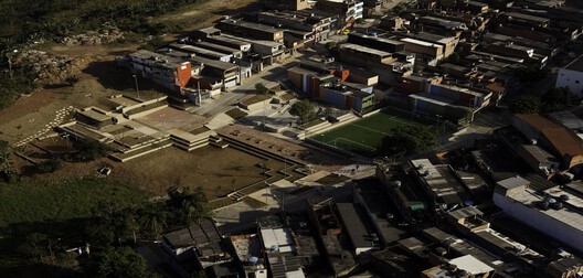 Inherited Ground: Designing Houses on Contaminated Land Inherited Ground: Designing Houses on Contaminated Land - Image 6 of 22