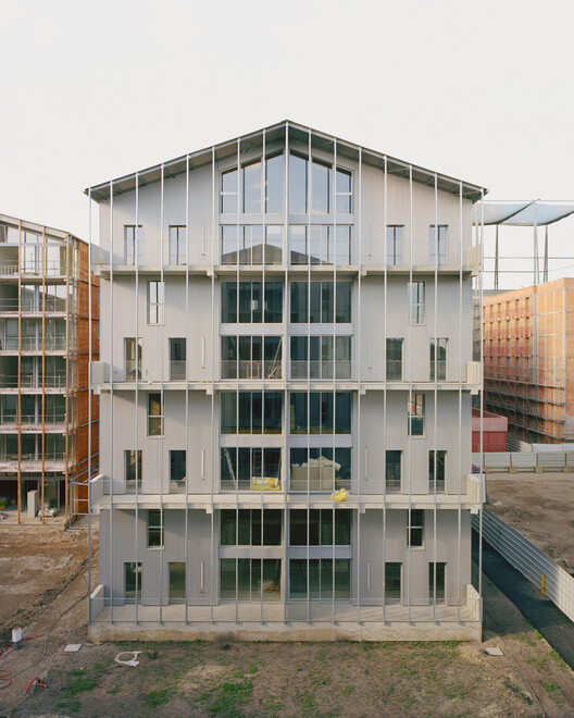 Inherited Ground: Designing Houses on Contaminated Land Inherited Ground: Designing Houses on Contaminated Land - Image 10 of 22