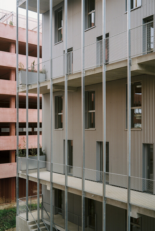 Inherited Ground: Designing Houses on Contaminated Land Inherited Ground: Designing Houses on Contaminated Land - Image 16 of 22