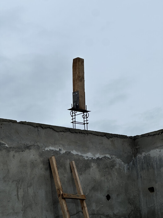 Process as Practice: Building with Reclaimed Materials on Tarkwa Bay, Lagos - Image 3 of 18