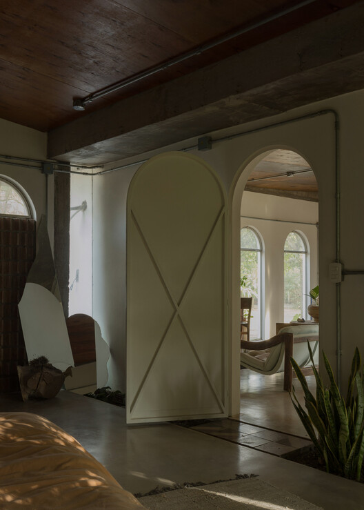Casa Canal / Este Norte Estudio Casa Canal / Este Norte Estudio - Interior Photography, Wood, Arch, Lighting, Door, Glass, Chair