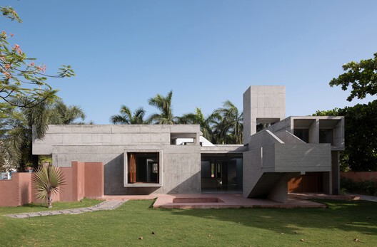 Monastic Field House / ROOMOOR - Exterior Photography, Concrete
