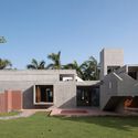 Monastic Field House / ROOMOOR | ArchDaily em Português