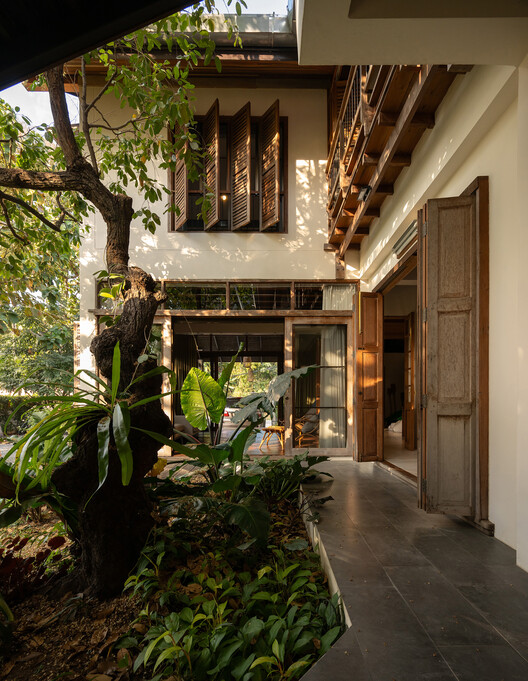 Villa Sanlomjoy / Yangnar Studio Villa Sanlomjoy / Yangnar Studio - Exterior Photography, Wood, Balcony, Beam, Courtyard