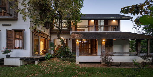 Villa Sanlomjoy / Yangnar Studio Villa Sanlomjoy / Yangnar Studio - Exterior Photography, Windows, Door, Balcony