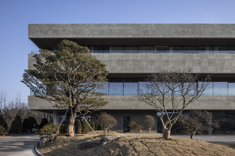Creasvalley CC Clubhouse / LJL Architects - Image 3 of 35