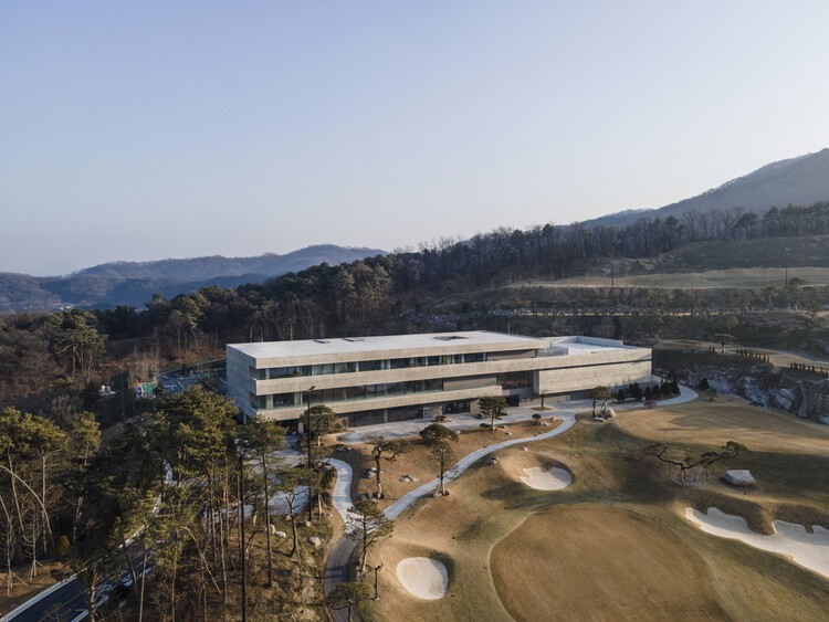 Creasvalley CC Clubhouse / LJL Architects