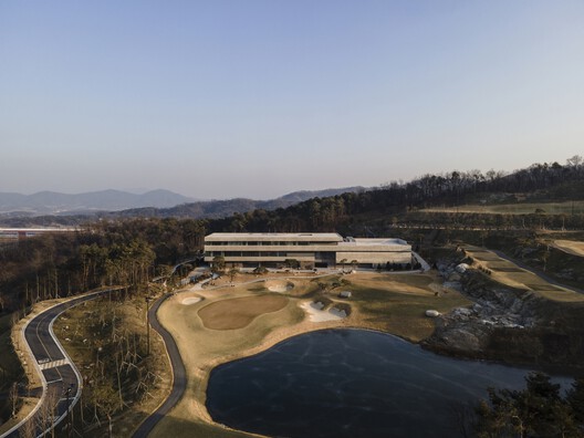 Creasvalley CC Clubhouse / LJL Architects Creasvalley CC Clubhouse / LJL Architects - Image 6 of 35