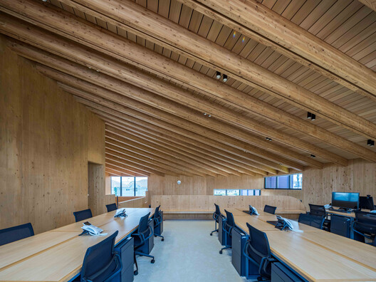YUKI Office / UENOA - Interior Photography, Wood, Chair