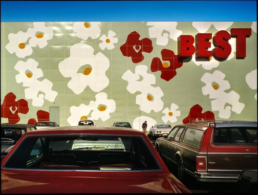 Learning from Capitalism: How Postmodern Architecture Became the Language of American Business Learning from Capitalism: How Postmodern Architecture Became the Language of American Business - Image 16 of 27