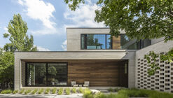 Parkside Villa / Studio B Architecture + Interiors