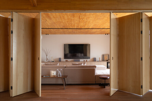 Dam House / 24 7 Arquitetura - Interior Photography, Wood, Door, Closet