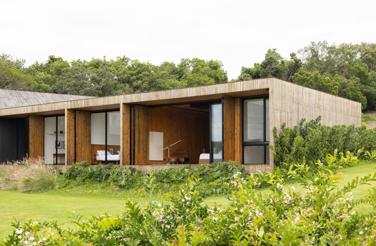 Dam House / 24 7 Arquitetura - Exterior Photography, Wood, Garden