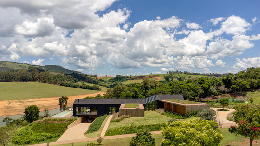 Dam House / 24 7 Arquitetura - Image 9 of 35