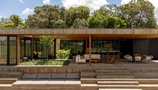 Dam House / 24 7 Arquitetura - Image 2 of 35