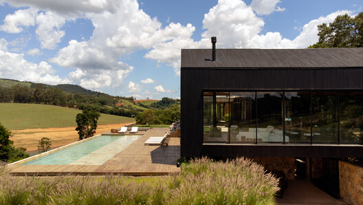 Dam House / 24 7 Arquitetura - Image 3 of 35