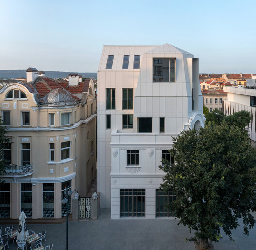 How Material Choices Shape Contemporary Additions to Historic Buildings How Material Choices Shape Contemporary Additions to Historic Buildings - Image 5 of 8