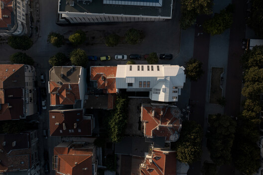 How Material Choices Shape Contemporary Additions to Historic Buildings How Material Choices Shape Contemporary Additions to Historic Buildings - Image 1 of 8