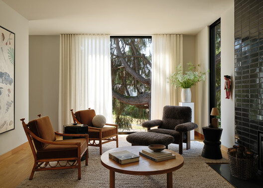 Mr. Belvedere House / Linework Architecture Mr. Belvedere House / Linework Architecture - Interior Photography, Living Room, Wood, Sofa, Lighting, Chair, Table