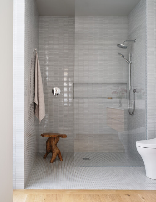 Mr. Belvedere House / Linework Architecture Mr. Belvedere House / Linework Architecture - Interior Photography, Bathroom, Shower