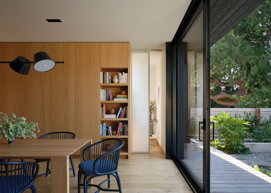 Mr. Belvedere House / Linework Architecture Mr. Belvedere House / Linework Architecture - Interior Photography, Wood, Door, Chair