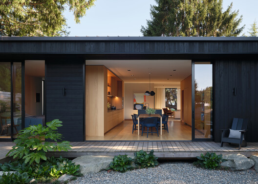 Mr. Belvedere House / Linework Architecture Mr. Belvedere House / Linework Architecture - Exterior Photography, Wood, Door