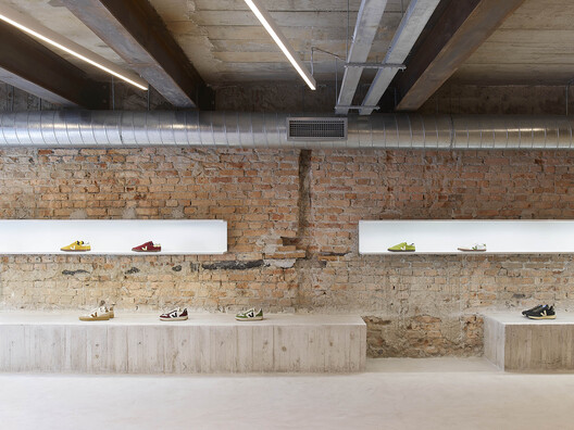 Veja São Paulo Store / Roberto Somlo Arquitetura Veja São Paulo Store / Roberto Somlo Arquitetura - Image 8 of 28