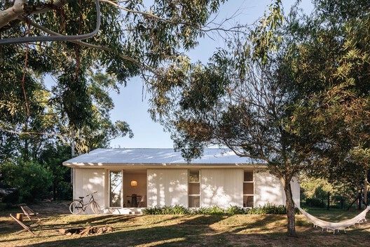 Small Houses in Uruguay: How Three Studios Build Light on Rural and Coastal Sites Small Houses in Uruguay: How Three Studios Build Light on Rural and Coastal Sites - Image 3 of 8