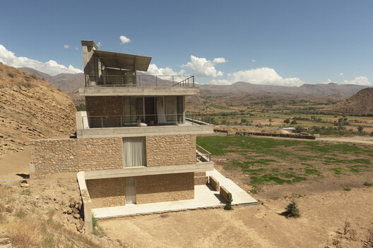 Lele Hotel / The Lab Evn - Exterior Photography