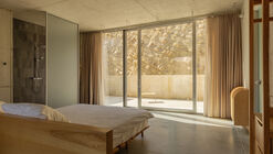 Lele Hotel / The Lab Evn