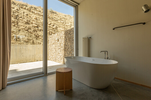 Lele Hotel / The Lab Evn - Image 4 of 30