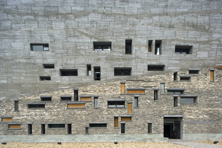 “La arquitectura debe volver a su esencia”: Wang Shu y Lu Wenyu sobre la Bienal de Arquitectura de Venecia 2027 - Imagen 2 de 13