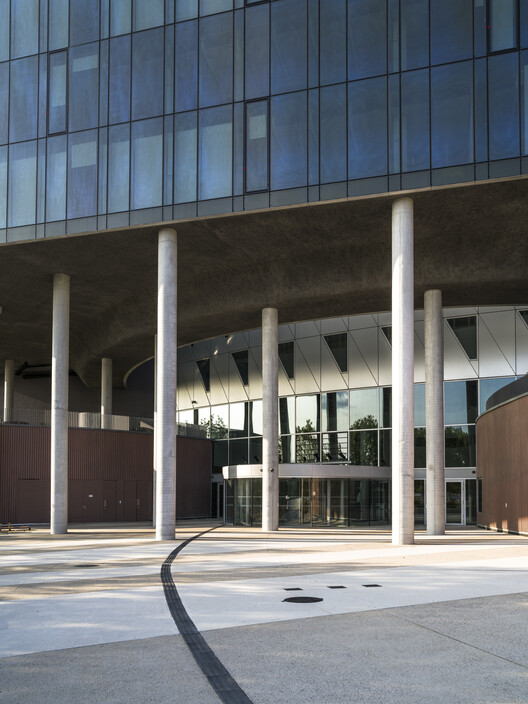 Palacio de Justicia de Lille / OMA Palacio de Justicia de Lille / OMA - Fotografía exterior, Concreto, Pilares