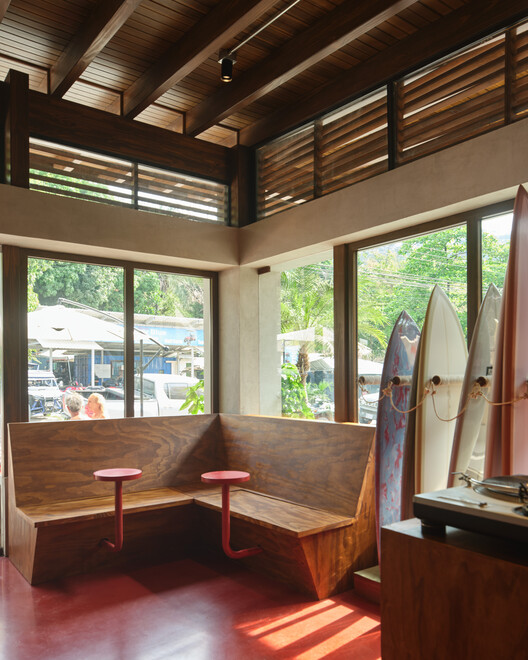 Plaza Pochote Commercial Center / FAMM Arquitectura Plaza Pochote Commercial Center / FAMM Arquitectura - Interior Photography, Wood