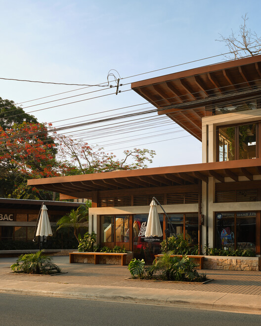 Plaza Pochote Commercial Center / FAMM Arquitectura Plaza Pochote Commercial Center / FAMM Arquitectura - Image 4 of 25