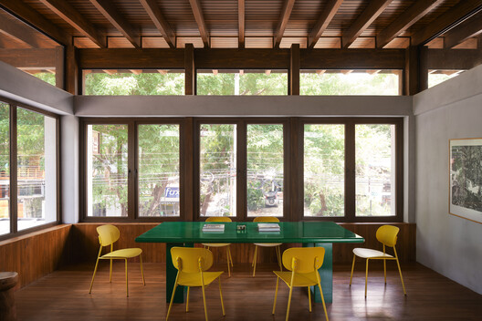 Plaza Pochote Commercial Center / FAMM Arquitectura Plaza Pochote Commercial Center / FAMM Arquitectura - Interior Photography, Dining room, Wood, Table, Chair, Glass