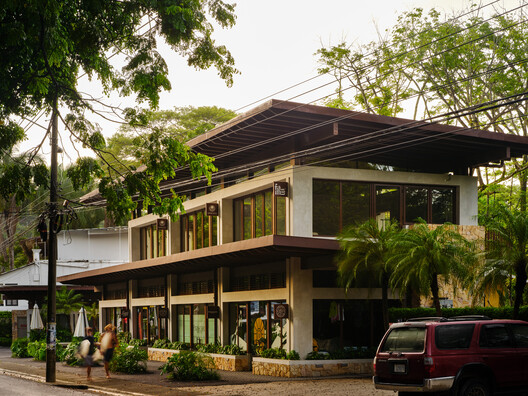 Plaza Pochote Commercial Center / FAMM Arquitectura Plaza Pochote Commercial Center / FAMM Arquitectura - Exterior Photography