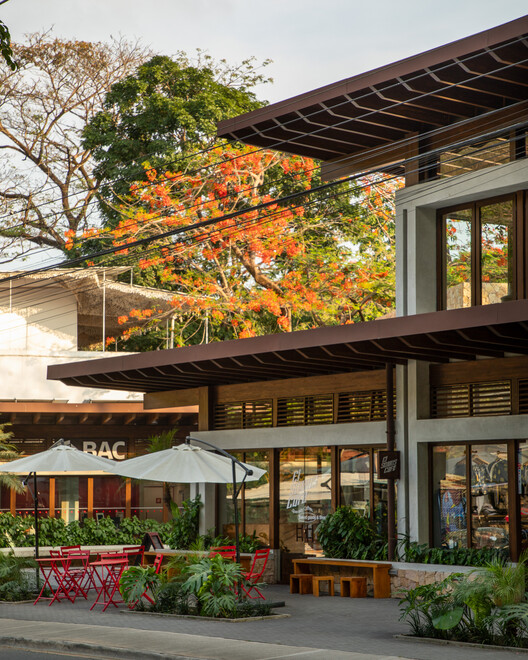 Plaza Pochote Commercial Center / FAMM Arquitectura Plaza Pochote Commercial Center / FAMM Arquitectura - Image 9 of 25