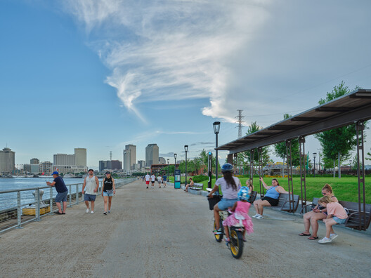 Goldring Woldenberg Riverfront Park / Eskew+Dumez+Ripple Goldring Woldenberg Riverfront Park / Eskew+Dumez+Ripple - Exterior Photography, Bench