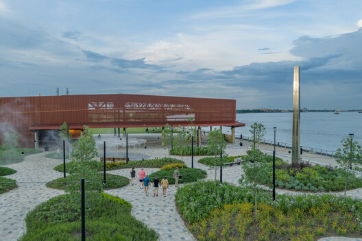 Goldring Woldenberg Riverfront Park / Eskew+Dumez+Ripple Goldring Woldenberg Riverfront Park / Eskew+Dumez+Ripple - Image 1 of 26