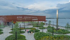 Goldring Woldenberg Riverfront Park  / Eskew+Dumez+Ripple