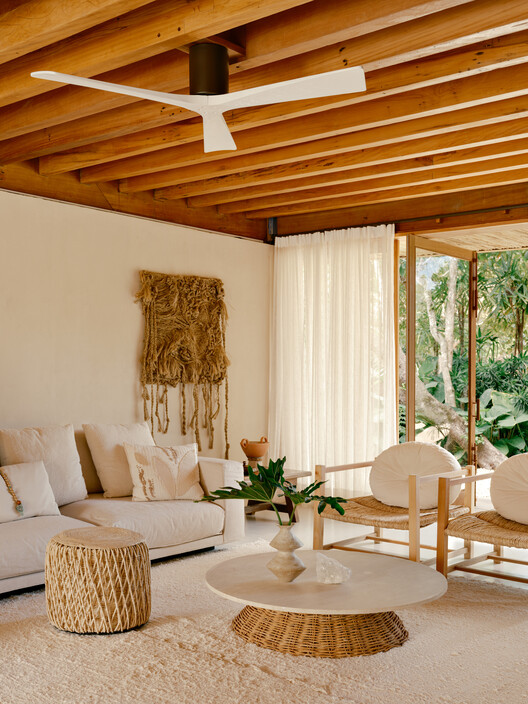 Bahia House / Patricia Martinez Arquitetura Bahia House / Patricia Martinez Arquitetura - Interior Photography, Living Room, Wood